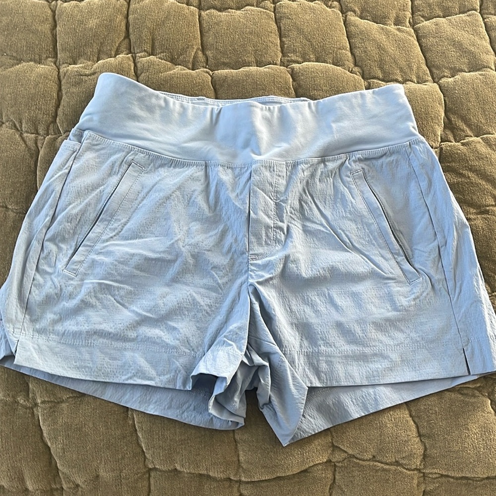 Women’s Athleta shorts